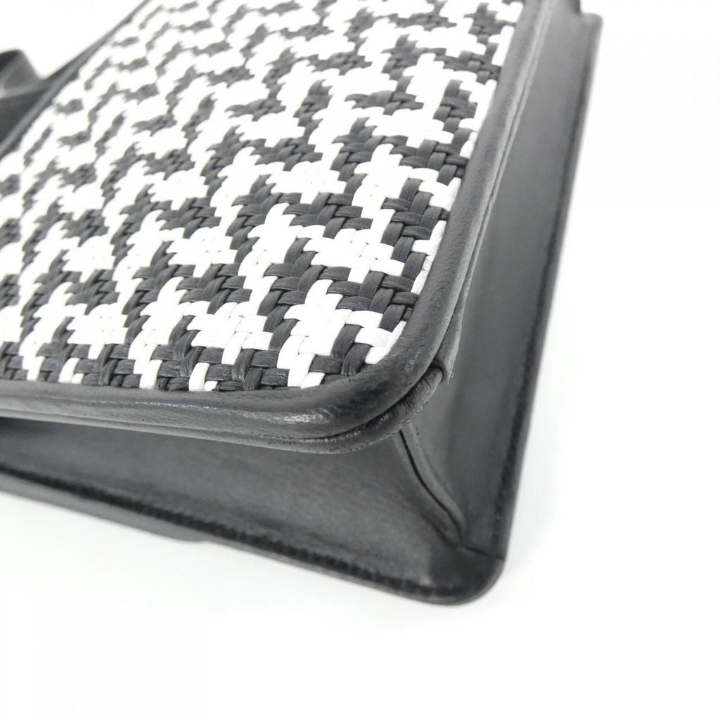 Dior 30 Montaigne Shoulder — view 3