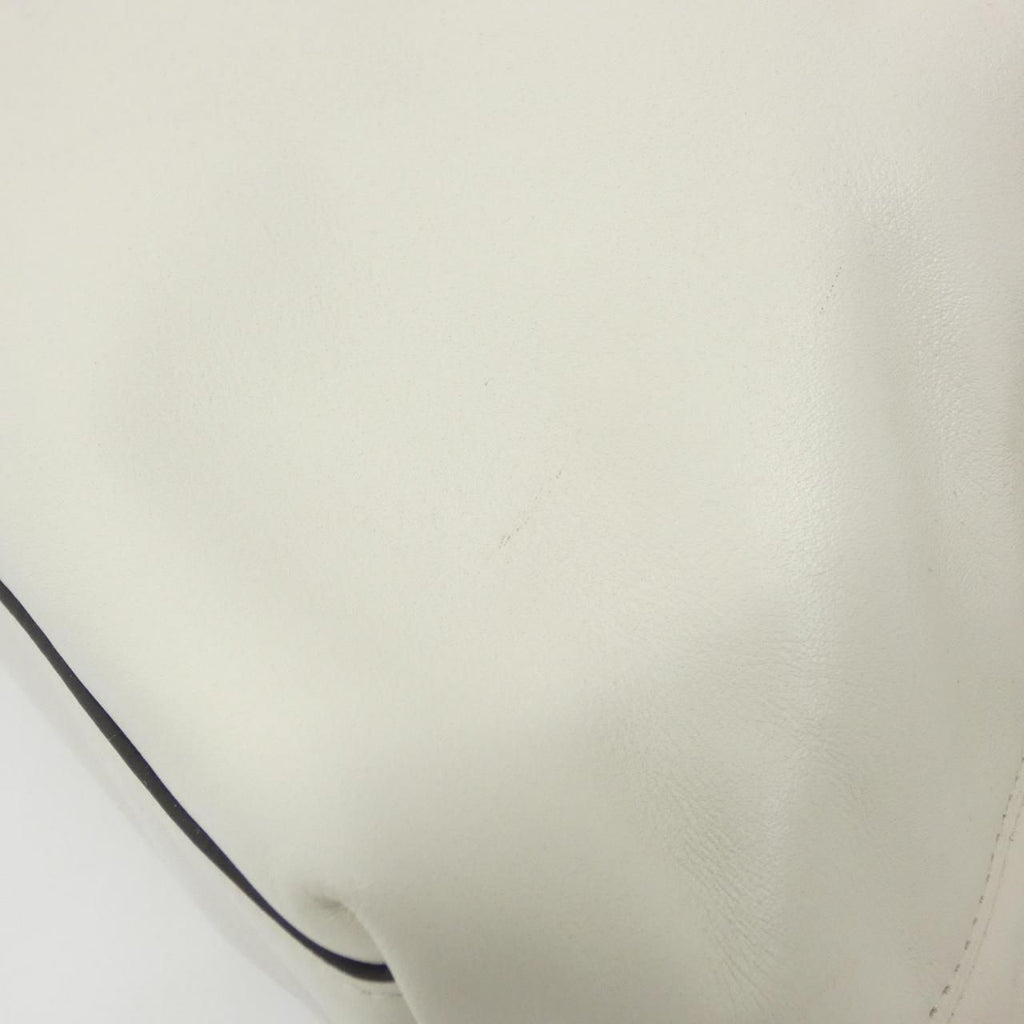 Gucci Beatrix Bag Handbag White — view 4