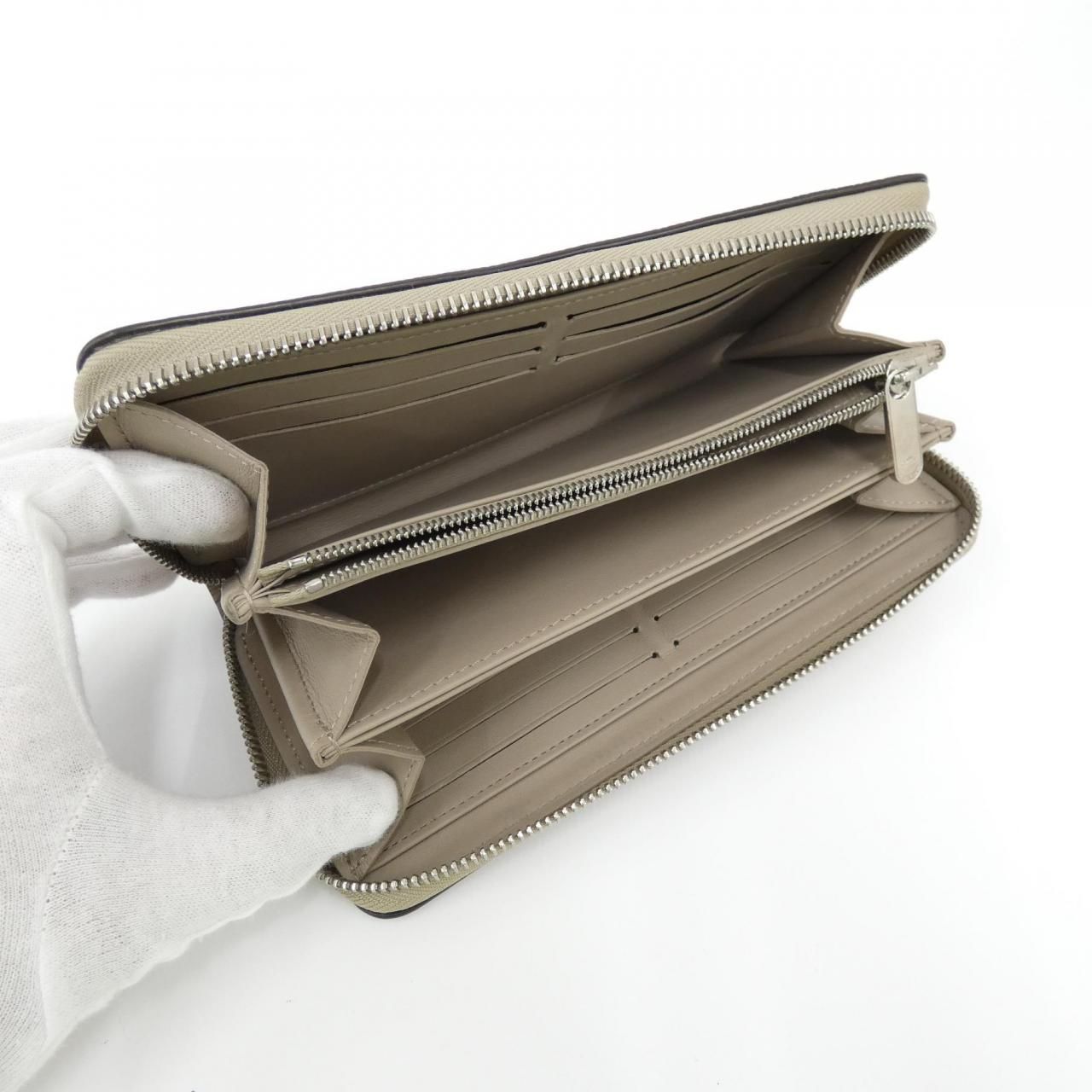 Louis Vuitton Mahina Zippy Wallet — view 3