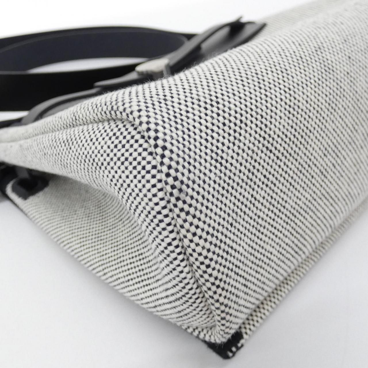 Hermes Herbag Zip 20 Shoulder — view 3