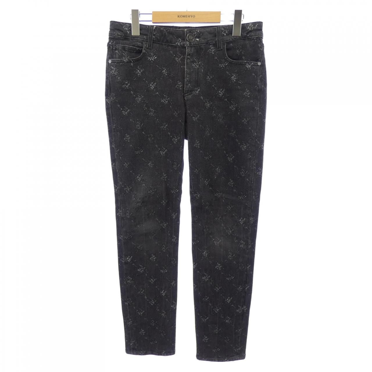 Chanel Jeans