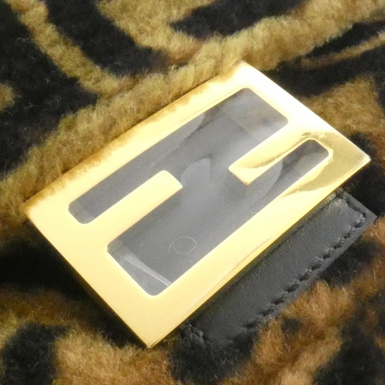 Fendi Baguette Shoulder — view 4
