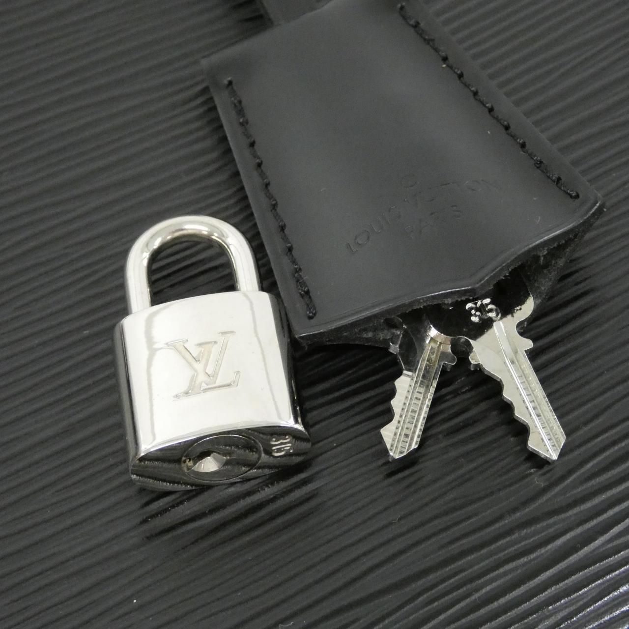 Louis Vuitton Epi Pont Neuf PM — view 7