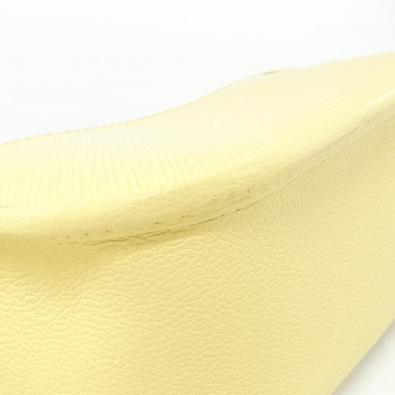 Louis Vuitton Epi Buci Shoulder — view 3
