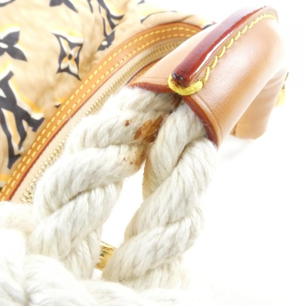 Louis Vuitton Bulle Shoulder — view 8