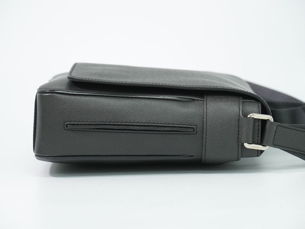 Louis Vuitton LV Roman PM Taiga Leather Shoulder Bag Ardoise — view 4