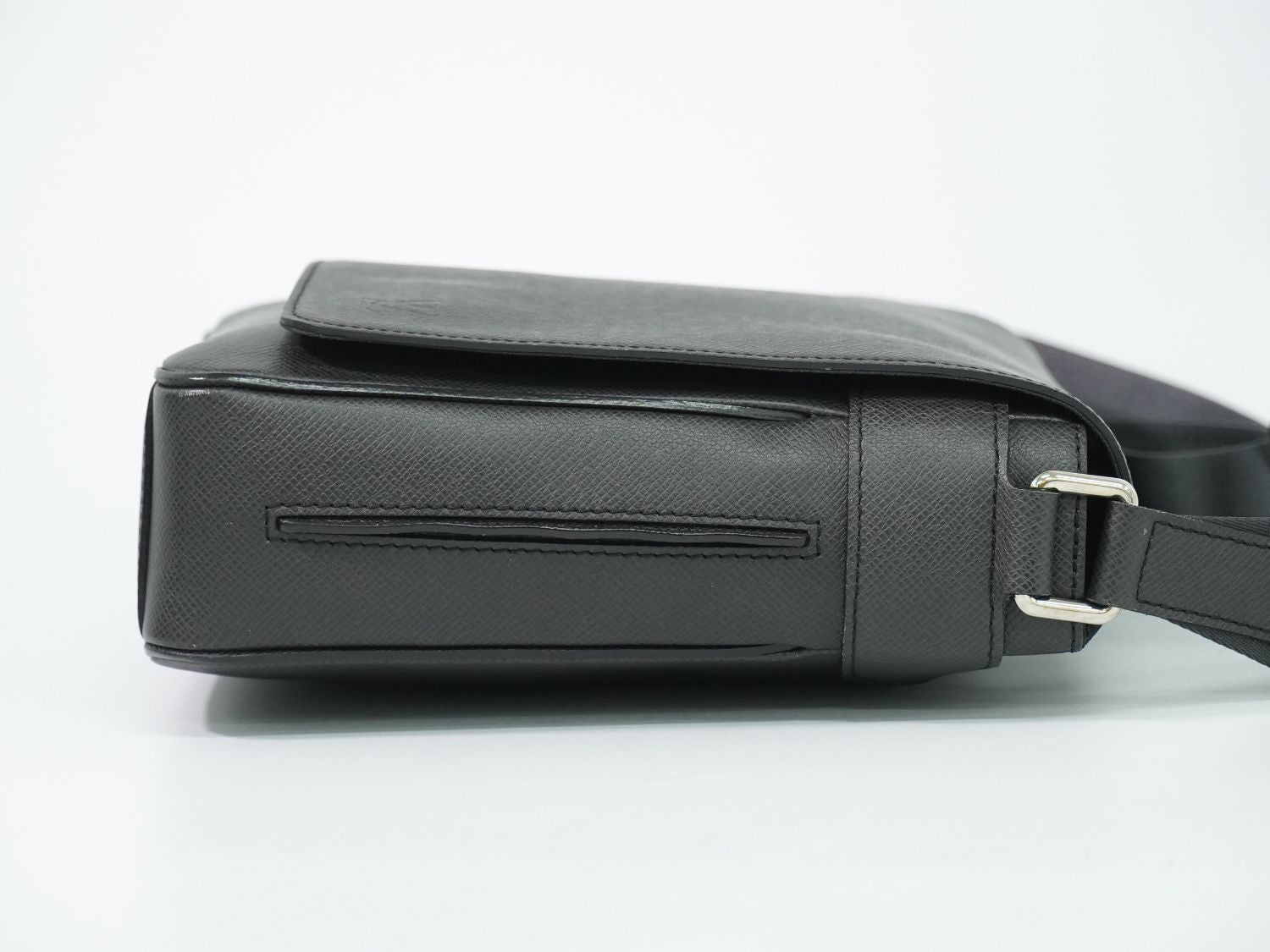 Louis Vuitton LV Roman PM Taiga Leather Shoulder Bag Ardoise — view 4