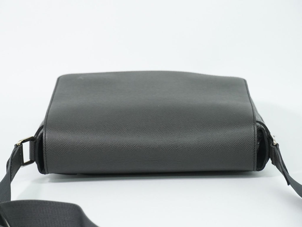 Louis Vuitton LV Roman PM Taiga Leather Shoulder Bag Ardoise — view 5