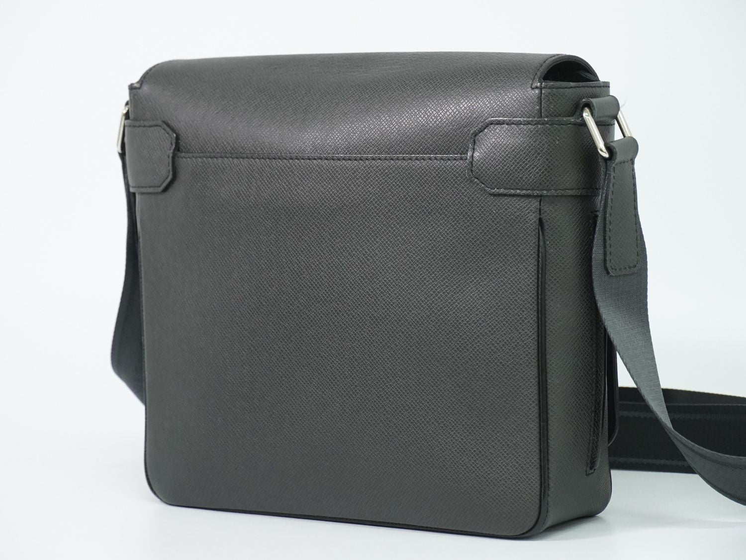 Louis Vuitton LV Roman PM Taiga Leather Shoulder Bag Ardoise — view 2