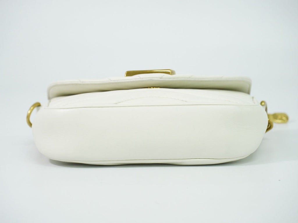 Louis Vuitton LV New Wave Multi Pochette Leather Chain Shoulder Bag White — view 3