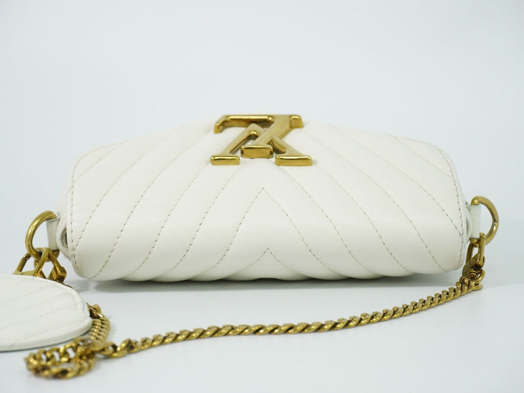 Louis Vuitton LV New Wave Multi Pochette Leather Chain Shoulder Bag White — view 5