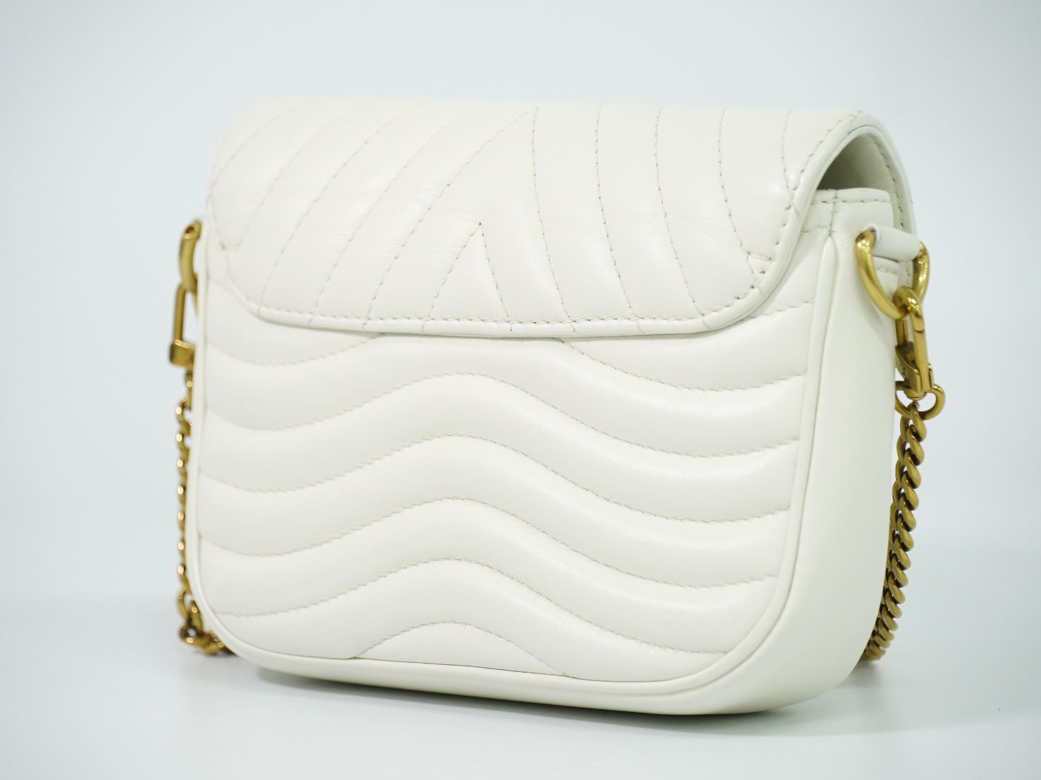 Louis Vuitton LV New Wave Multi Pochette Leather Chain Shoulder Bag White — view 2