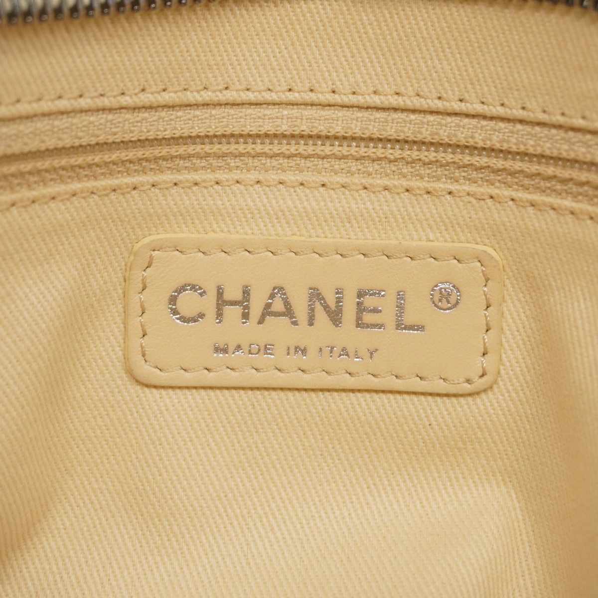 Chanel Shoulder Bag Leather Ivory Silver — view 5