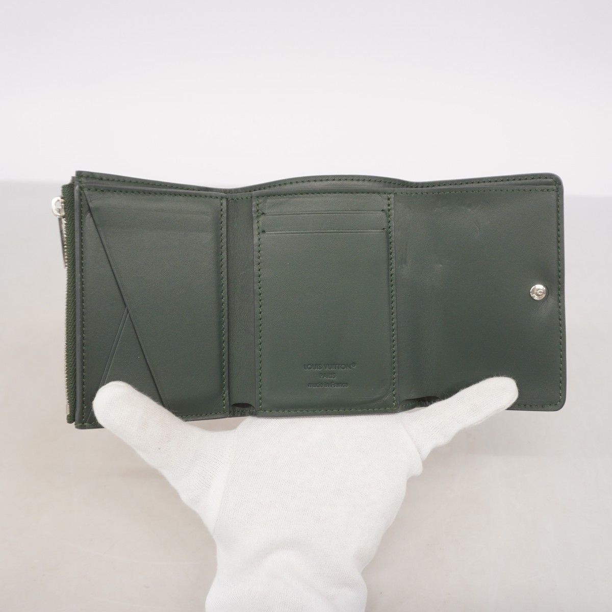 Louis Vuitton Trifold Wallet Aerogram Victor Forest Green — view 3