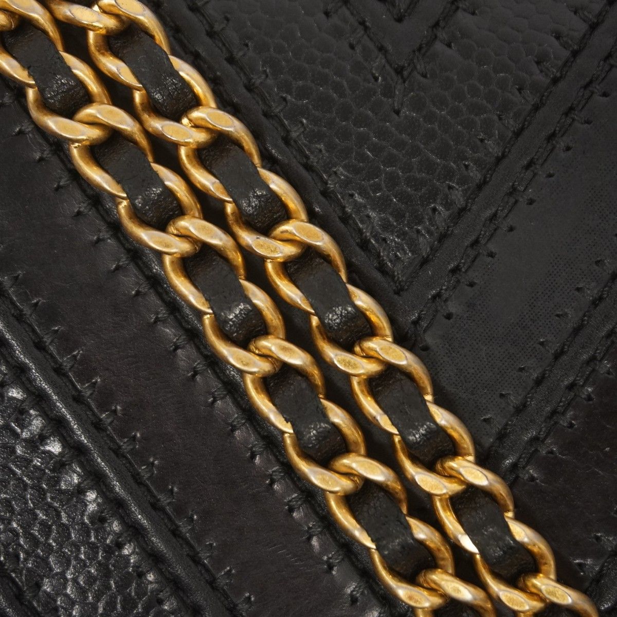 Chanel Shoulder Wallet Boy Blanc Leather Black Gold — view 6