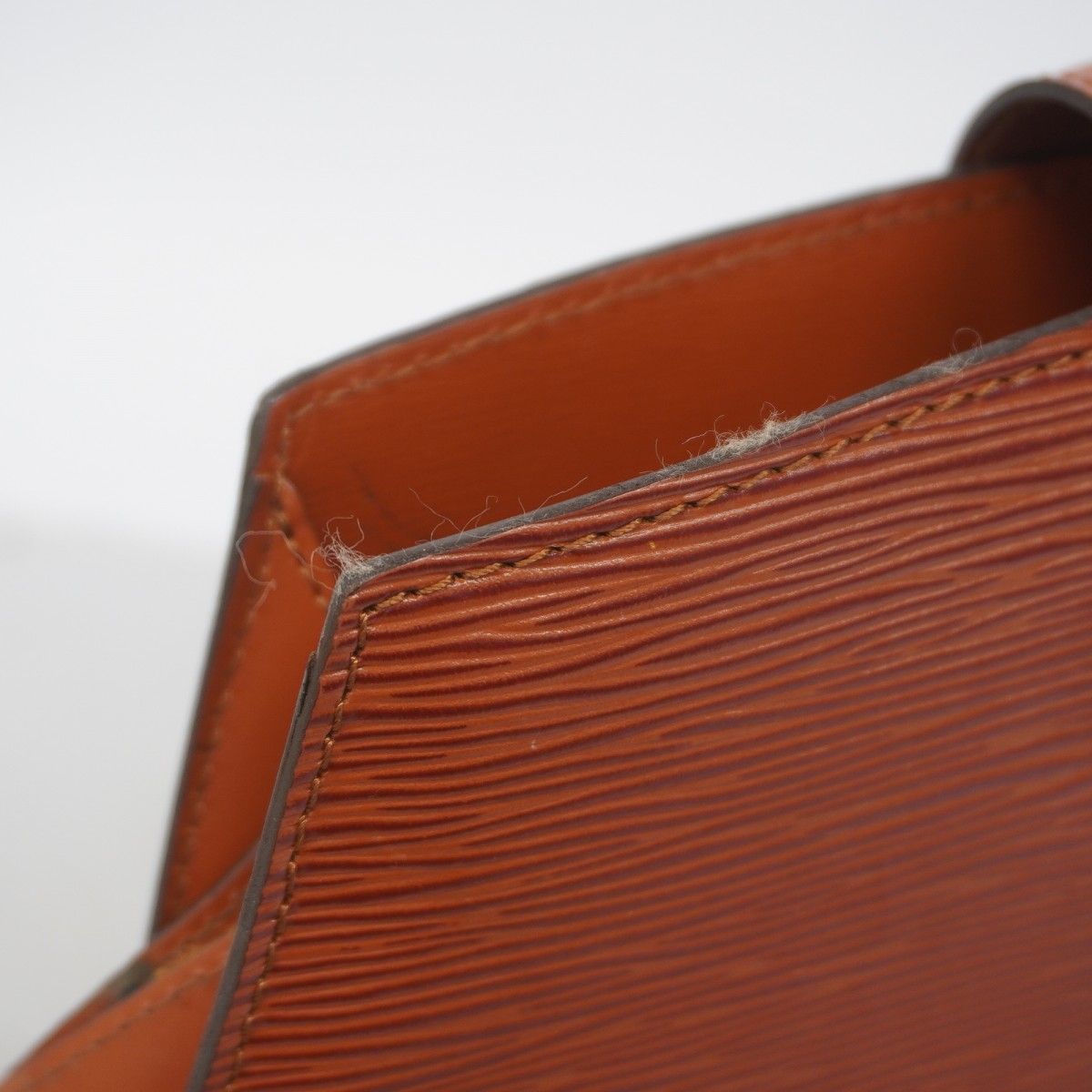 Louis Vuitton Shoulder Bag Epi Cluny Kenya Brown — view 7