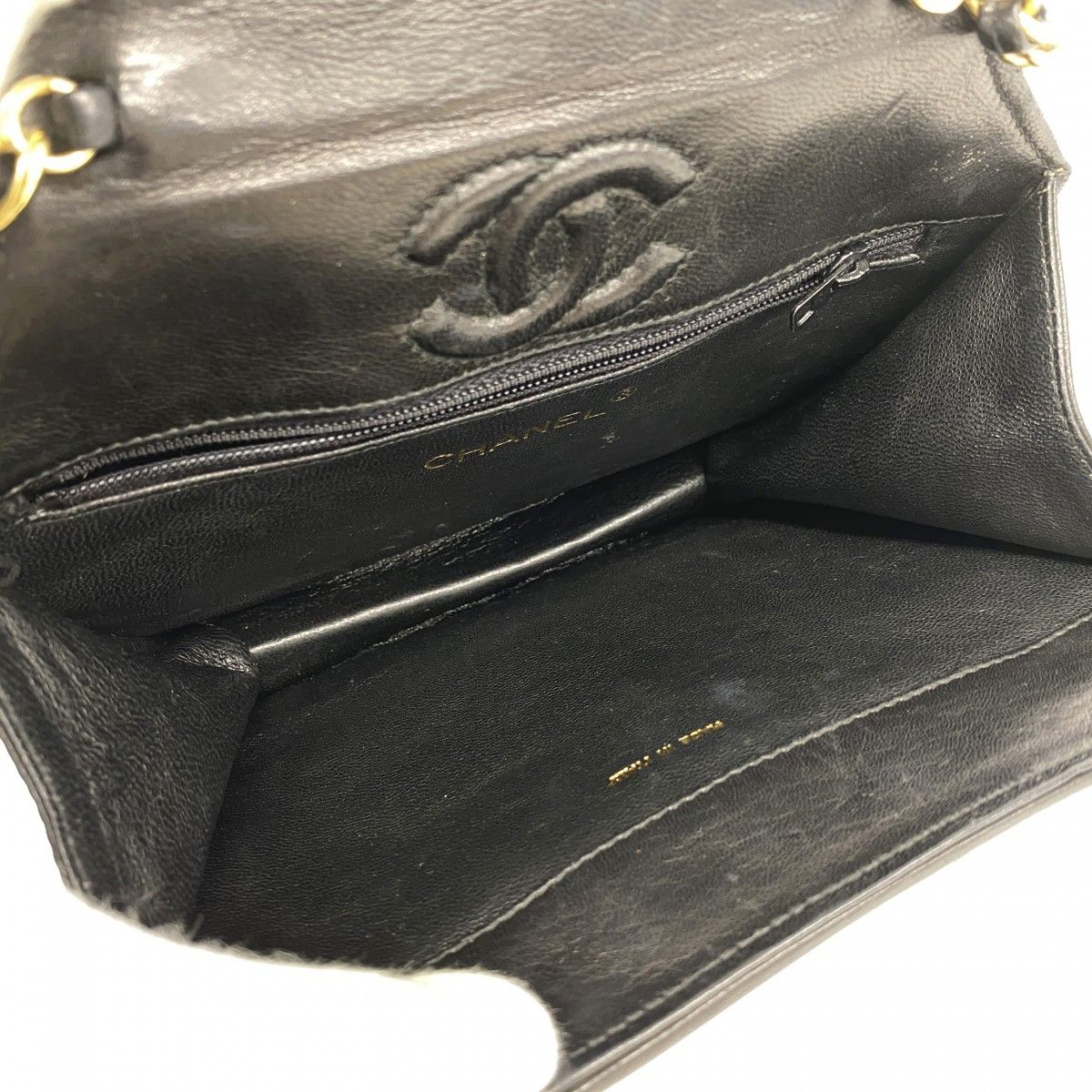 Chanel Shoulder Bag Quilted Lambskin Black Gold — view 4
