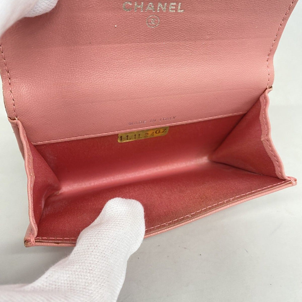 Chanel Card Case Camellia Lambskin Pink Silver — view 3
