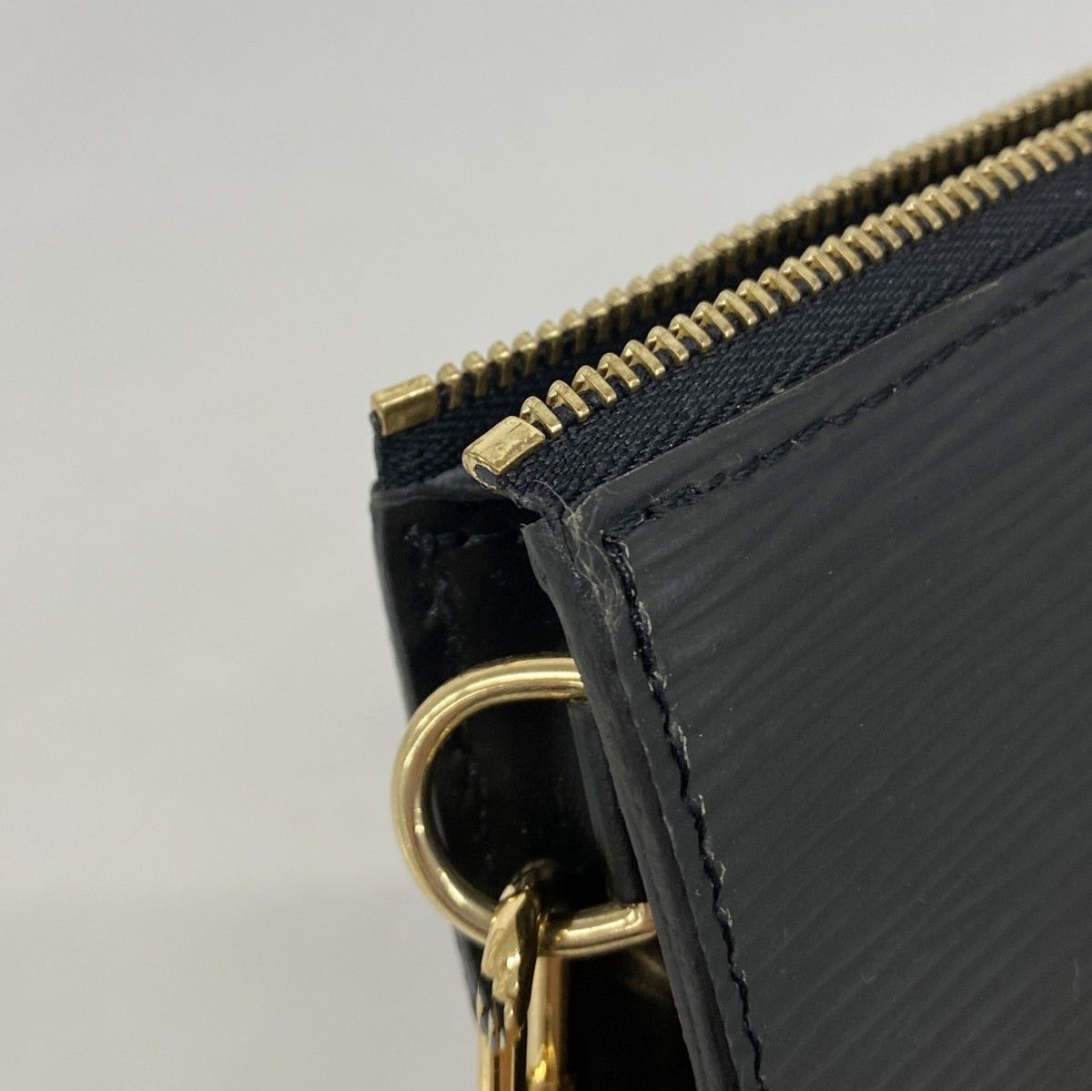 Louis Vuitton Pouch Epi Pochette Soir Noir — view 7