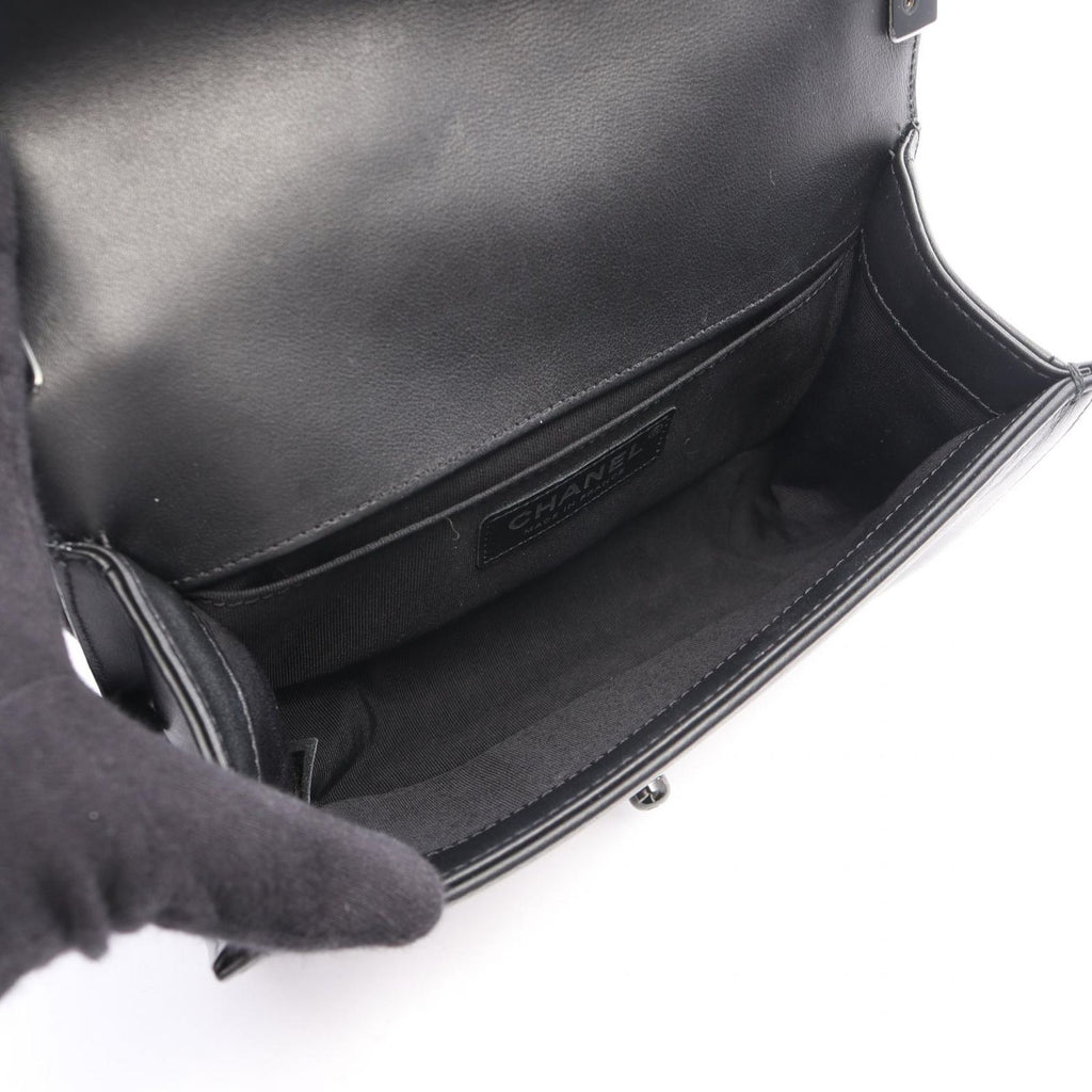 Chanel Shoulder Bag Boy Small Black Lambskin Chain — view 3