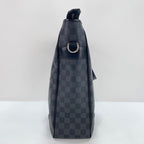 Louis Vuitton Tote Tadao — view 5