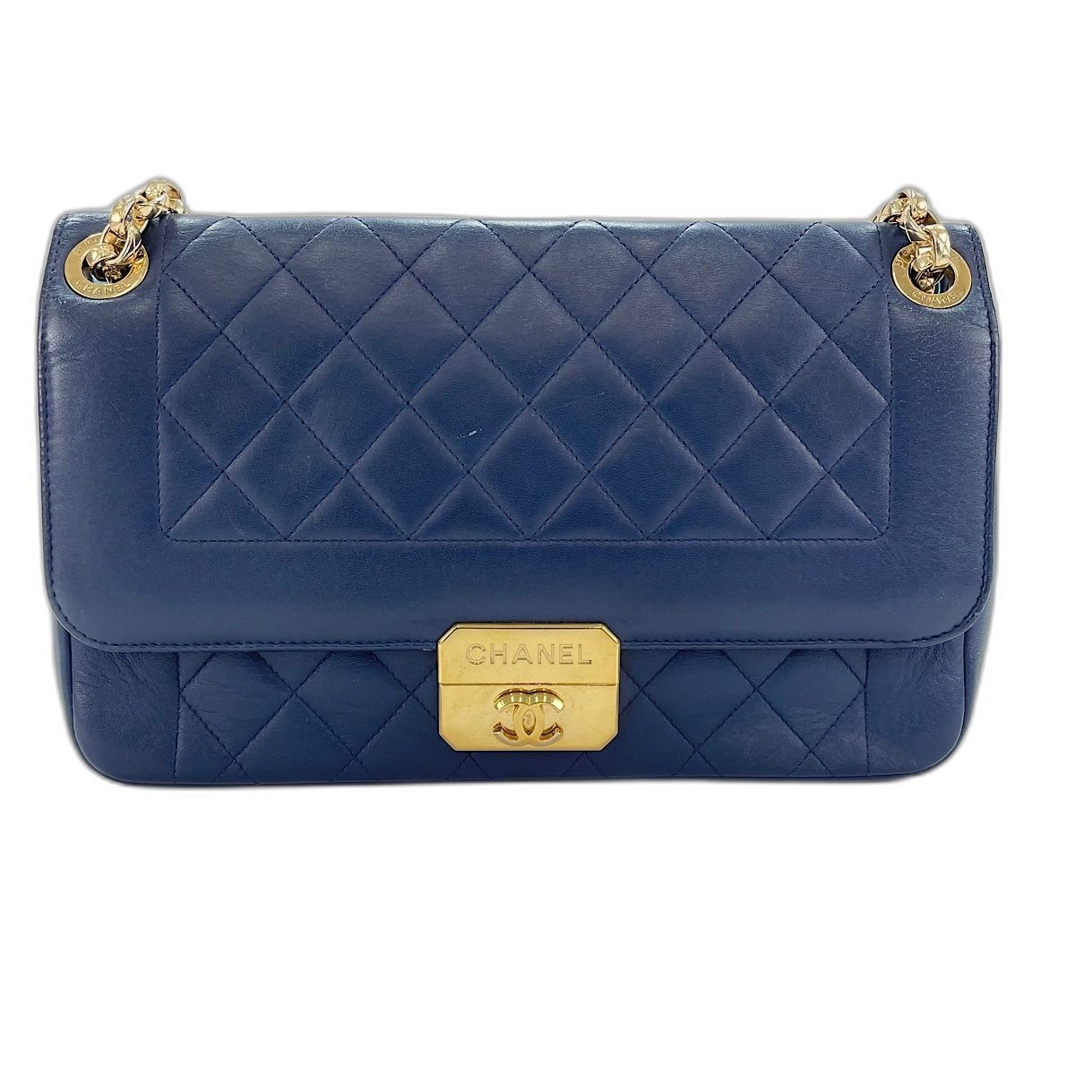 Chanel Shoulder Bag Chic — view 2