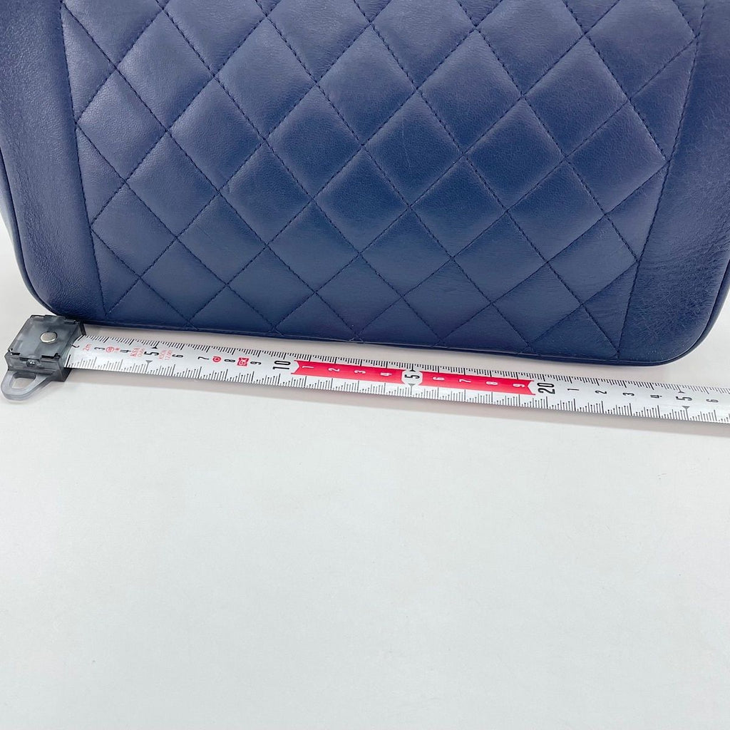 Chanel Shoulder Bag Chic — view 4