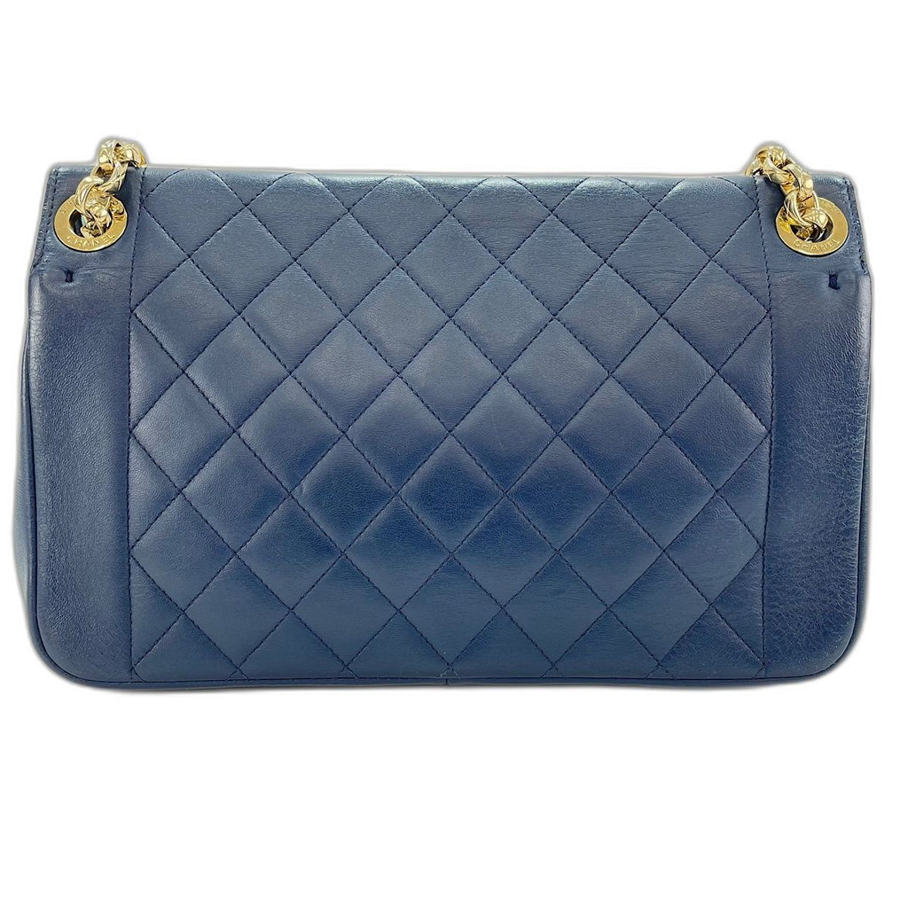 Chanel Shoulder Bag Chic — view 3