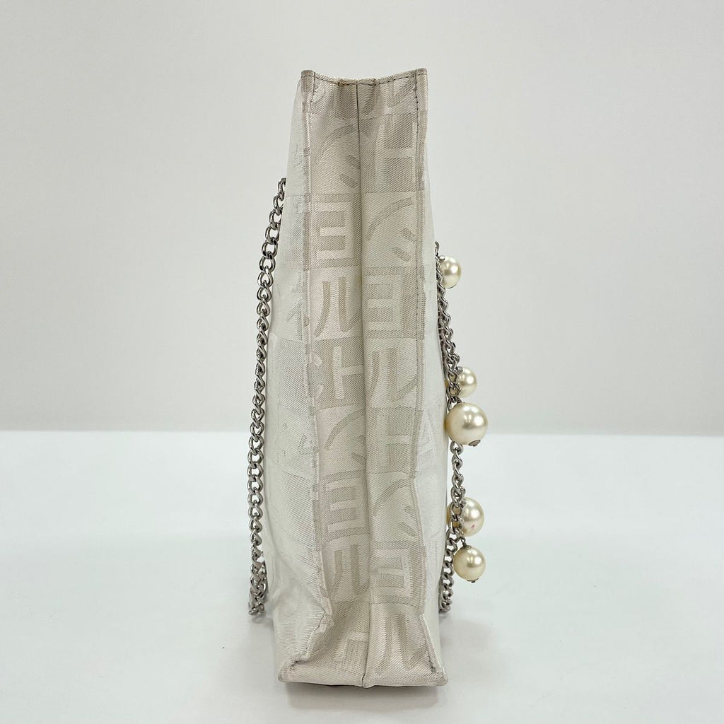 Chanel Shoulder Bag Ginza Store Limited Pearl CC Logo — view 6