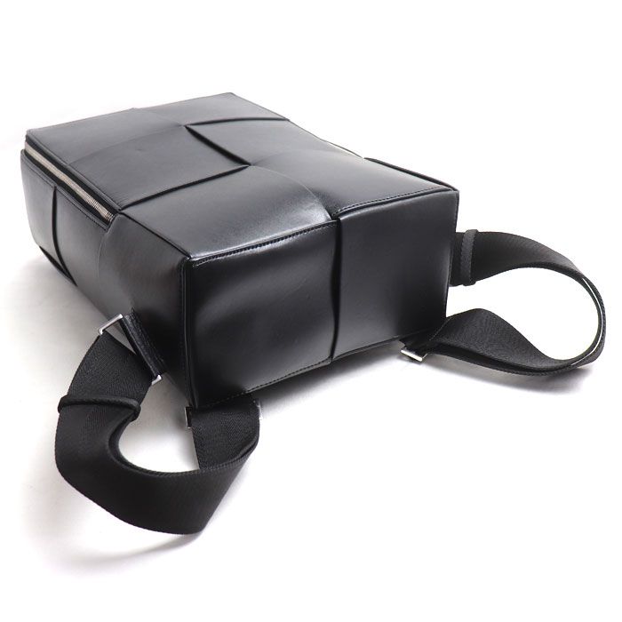 Bottega Veneta Maxi Intre Arco Backpack Black — view 3