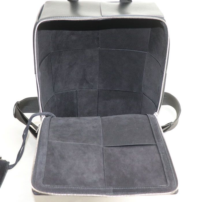 Bottega Veneta Maxi Intre Arco Backpack Black — view 4