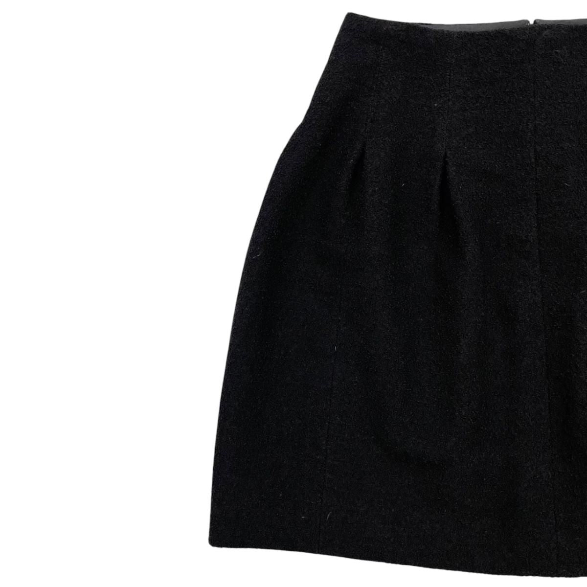 Chanel Trapezoid Skirt CC Logo 36 Black — view 3
