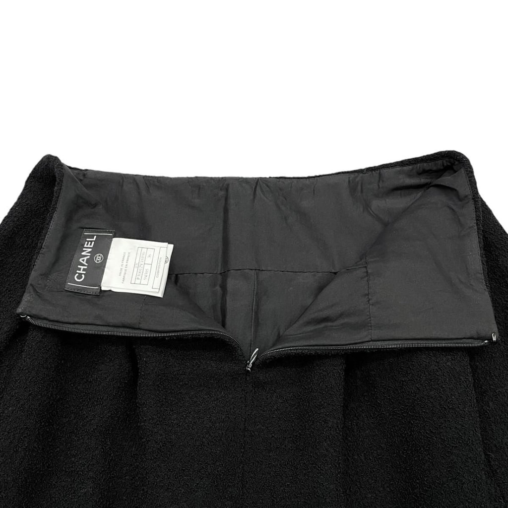 Chanel Trapezoid Skirt CC Logo 36 Black — view 8
