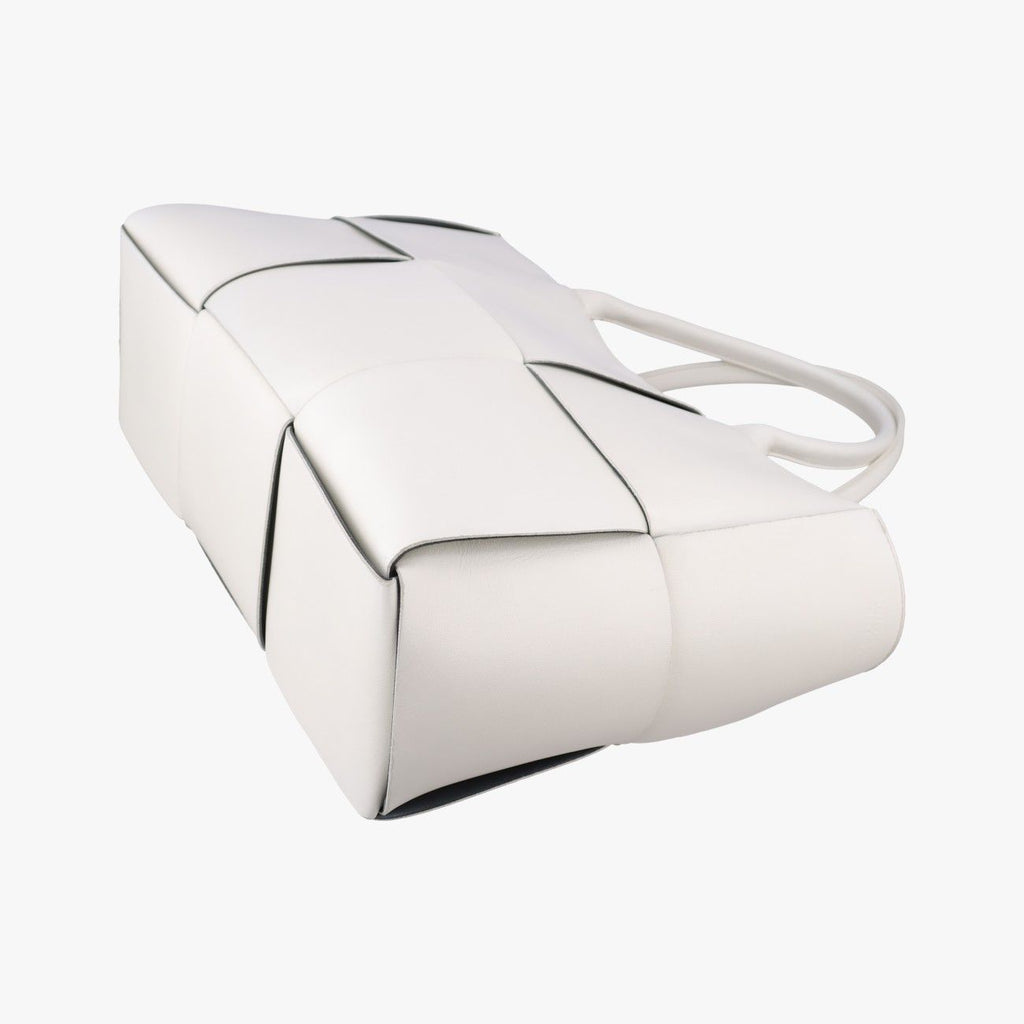 Bottega Veneta the Arco Tote White Lambskin — view 4
