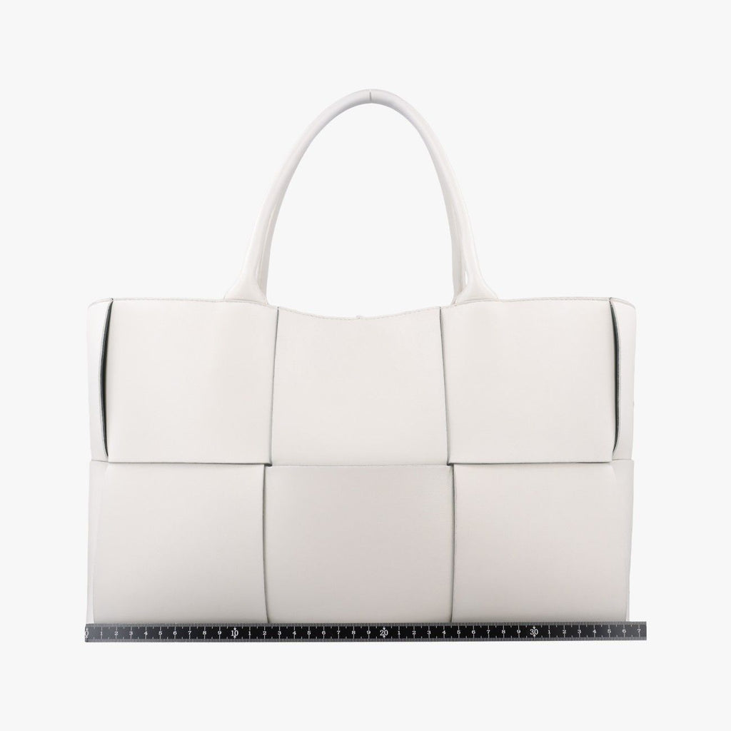 Bottega Veneta the Arco Tote White Lambskin — view 2