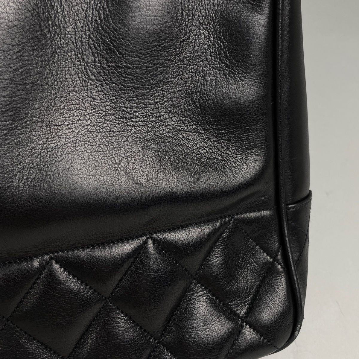 Chanel Tote CC Logo Quilted Leather Black — view 4