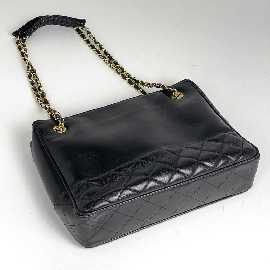 Chanel Tote CC Logo Quilted Leather Black — view 2