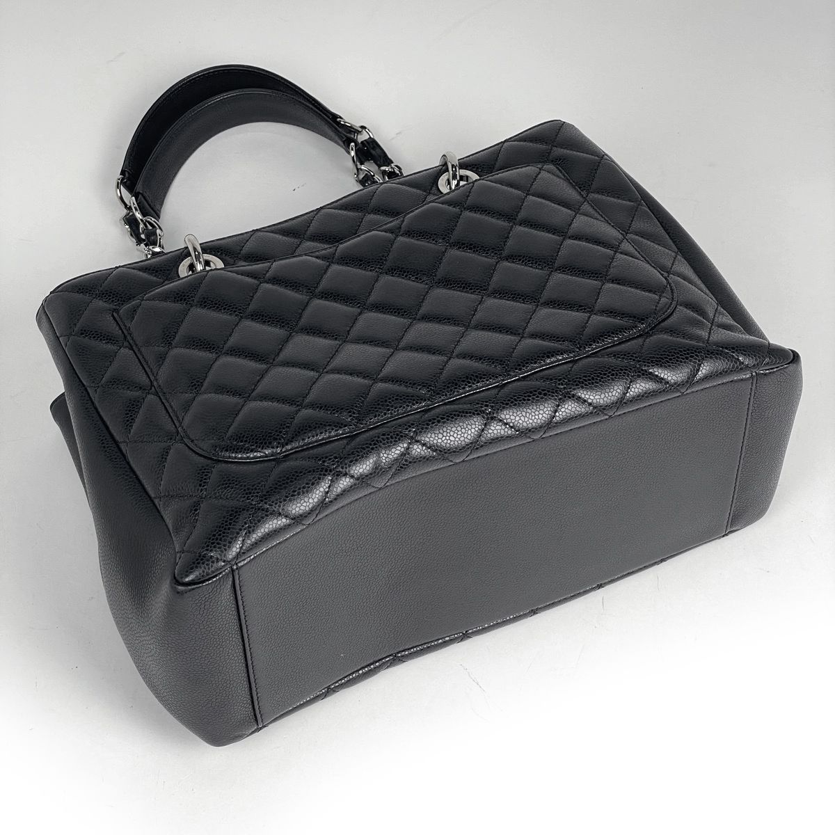 Chanel Tote CC Logo Quilted Grand Shopping GST Caviar Leather Black — view 2