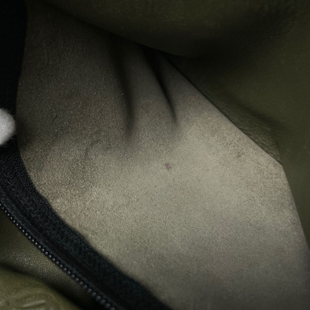 Loewe Amazona 28 Handbag Anagram Logo Suede Khaki — view 8