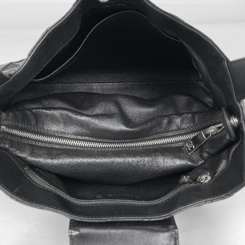 Chanel Tote CC Logo Cosmos Line Leather Black — view 8