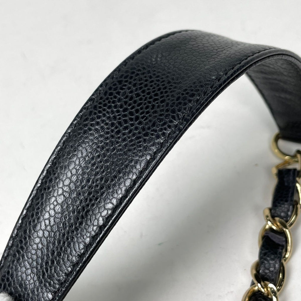 Chanel Shoulder Bag CC Logo Quilted Caviar Leather Black — view 8