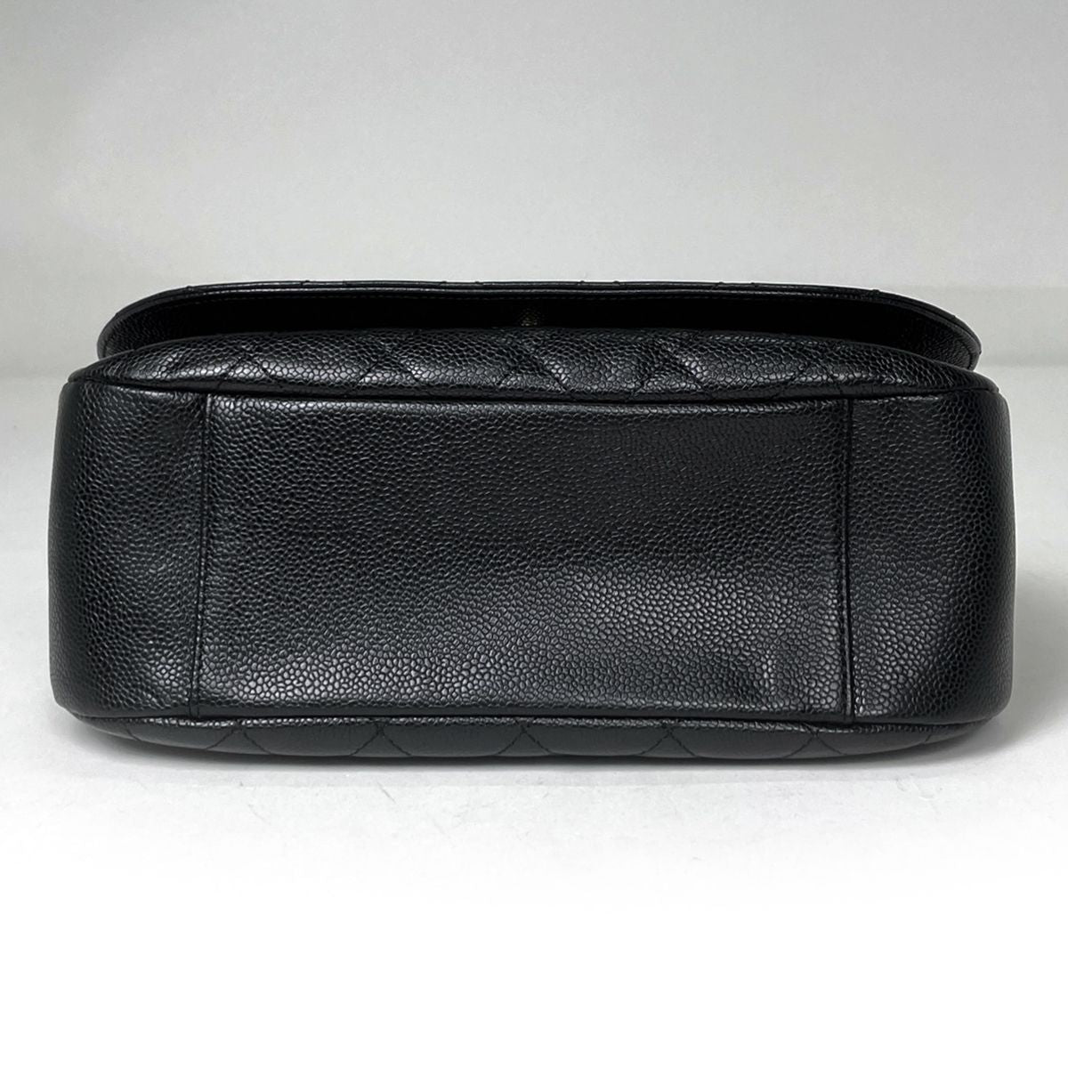 Chanel Shoulder Bag CC Logo Quilted Caviar Leather Black — view 5