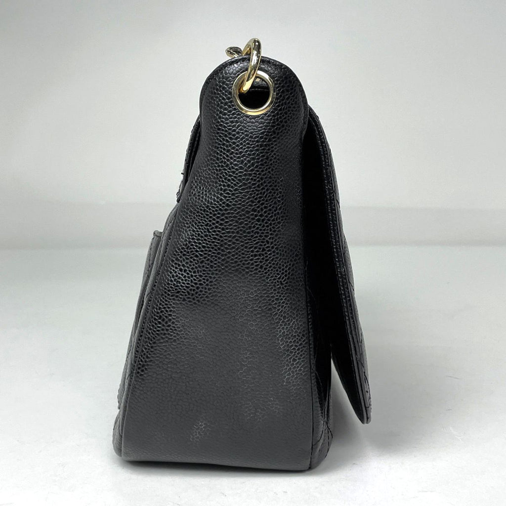 Chanel Shoulder Bag CC Logo Quilted Caviar Leather Black — view 4