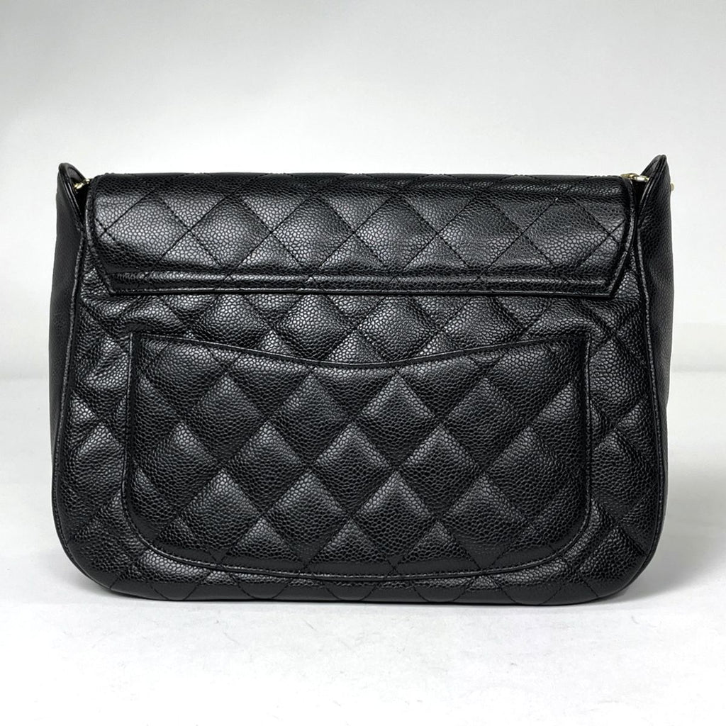Chanel Shoulder Bag CC Logo Quilted Caviar Leather Black — view 3