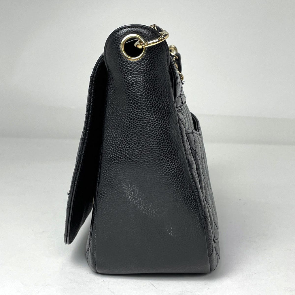 Chanel Shoulder Bag CC Logo Quilted Caviar Leather Black — view 2
