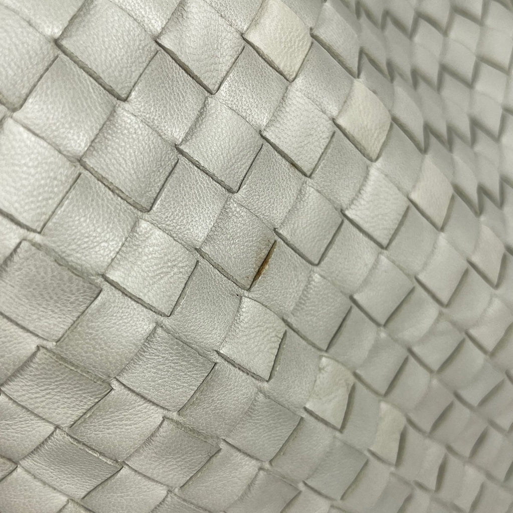 Bottega Veneta Shoulder Bag Intrecciato Leather Ivory — view 4