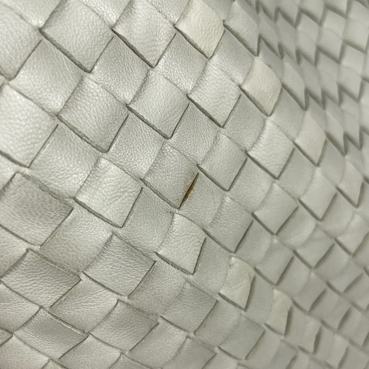 Bottega Veneta Shoulder Bag Intrecciato Leather Ivory — view 4