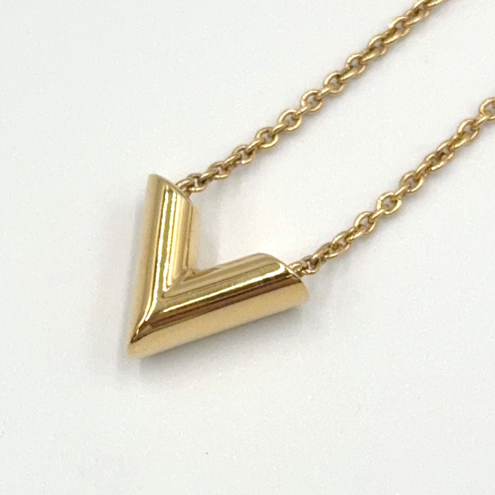 Louis Vuitton Essential Metal Gold Necklace — view 2