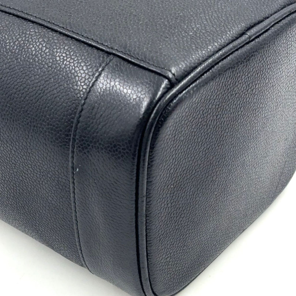Chanel CC Logo Vanity Caviar Leather Black Pouch Gold — view 6