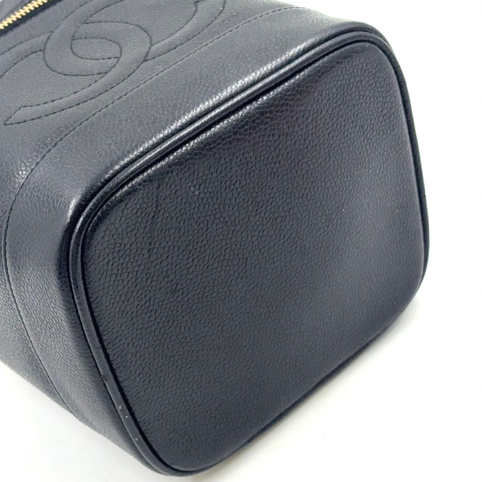 Chanel CC Logo Vanity Caviar Leather Black Pouch Gold — view 8
